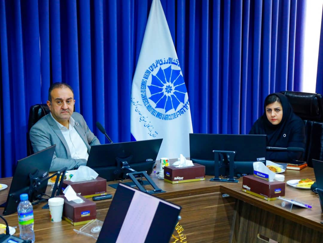 در آغاز این نشست مهندس  بصیری ضمن اشاره به دستور جلسه و تأکید بر نقش جلسات کارشناسی شورای گفت و گوی دولت و بخش خصوصی استان قزوین دربهبودفضای کسب وکار،  ارائه پیشنهادهای  مستند و قابل ارائه برای طرح در صحن اصلی شورا رامورد تأکید قرارداد