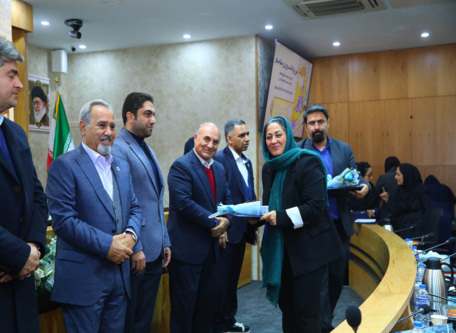  برگزاری آیین بزرگداشت روز زن ومقام مادر دراتاق بازرگانی قزوین تصویر شماره-02