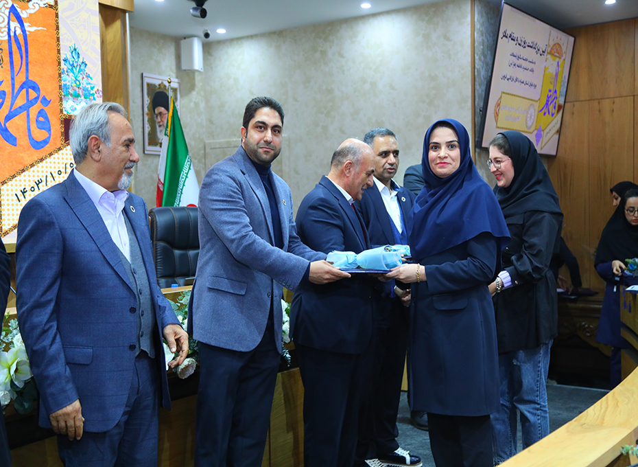  برگزاری آیین بزرگداشت روز زن ومقام مادر دراتاق بازرگانی قزوین تصویر شماره-03