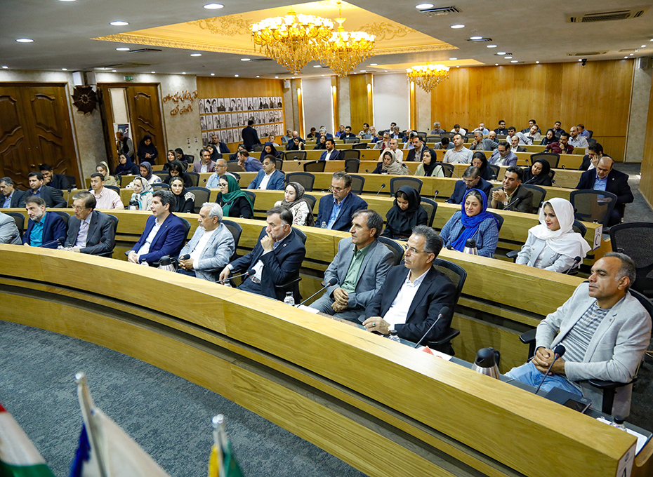 برگزاری نشست فعالان اقتصادی باسفیرتاجیکستان درایران،استاندار قزوین ومدیران اجرایی تصویر شماره-08